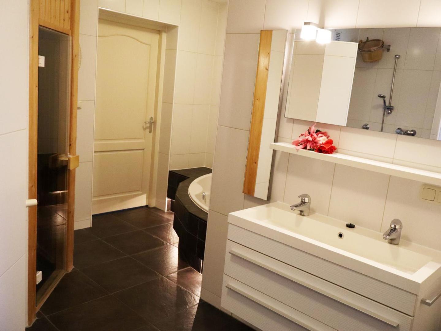 Luxe Vakantiehuis In Friesland ชูเรอ ภายนอก รูปภาพ